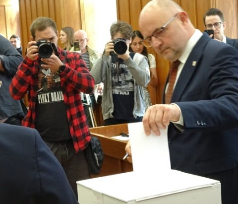 Marszałek województwa i zarząd z wotum zaufania, ale debata pokazała kryzys debaty w województwie